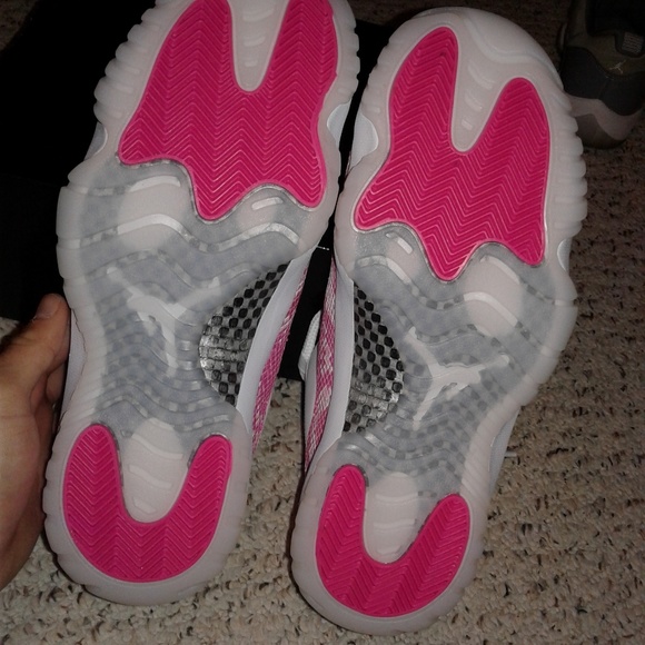 Jordan 11 pink snakeskin - Picture 2 of 4